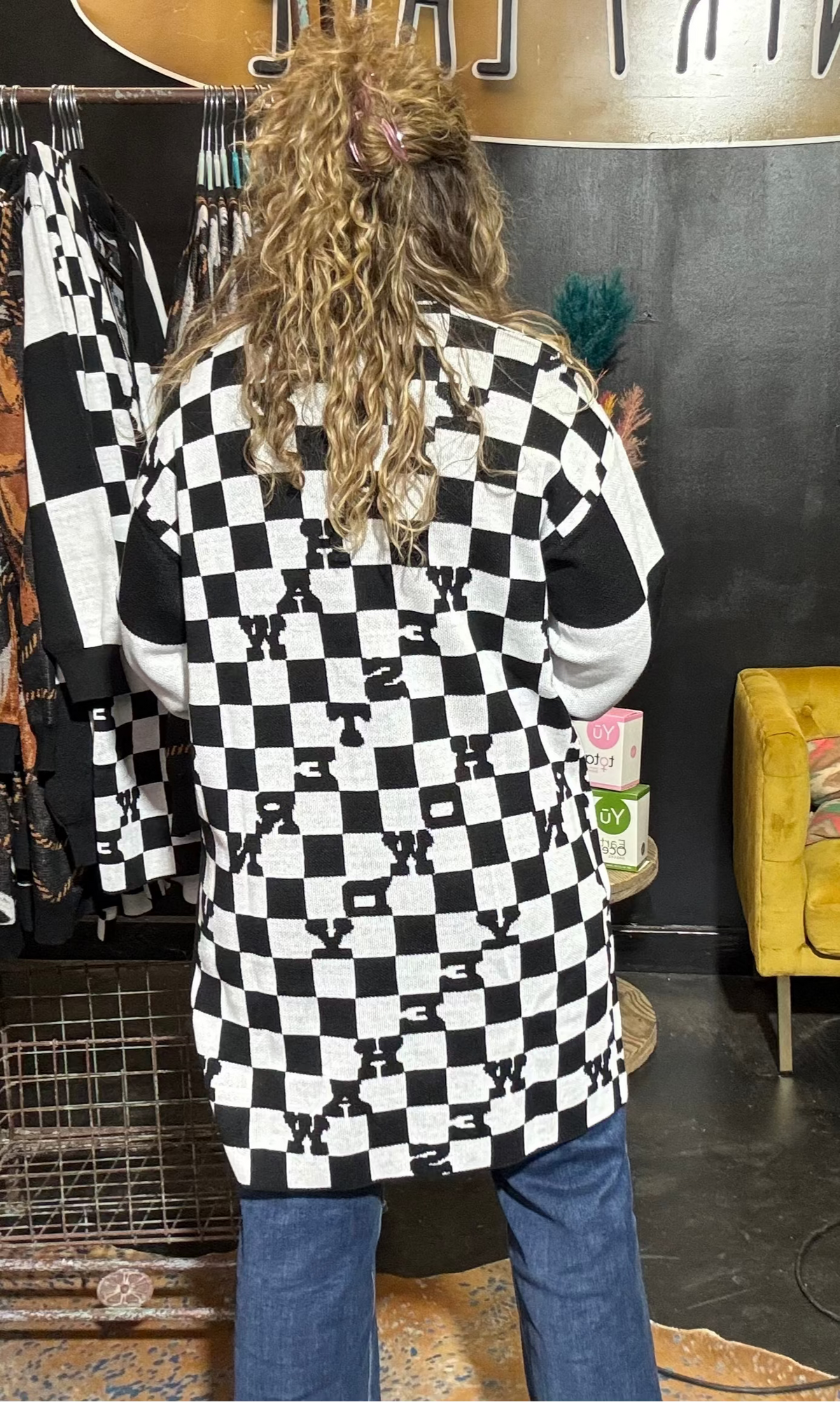 blackandwhitebackwesterncardi