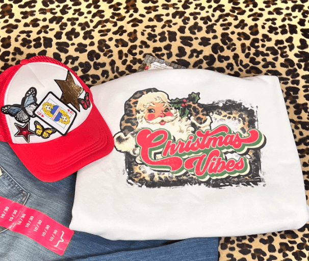 Leopard Santa Christmas Vibes White Sweatshirt / 2XL - Country Lace Boutique