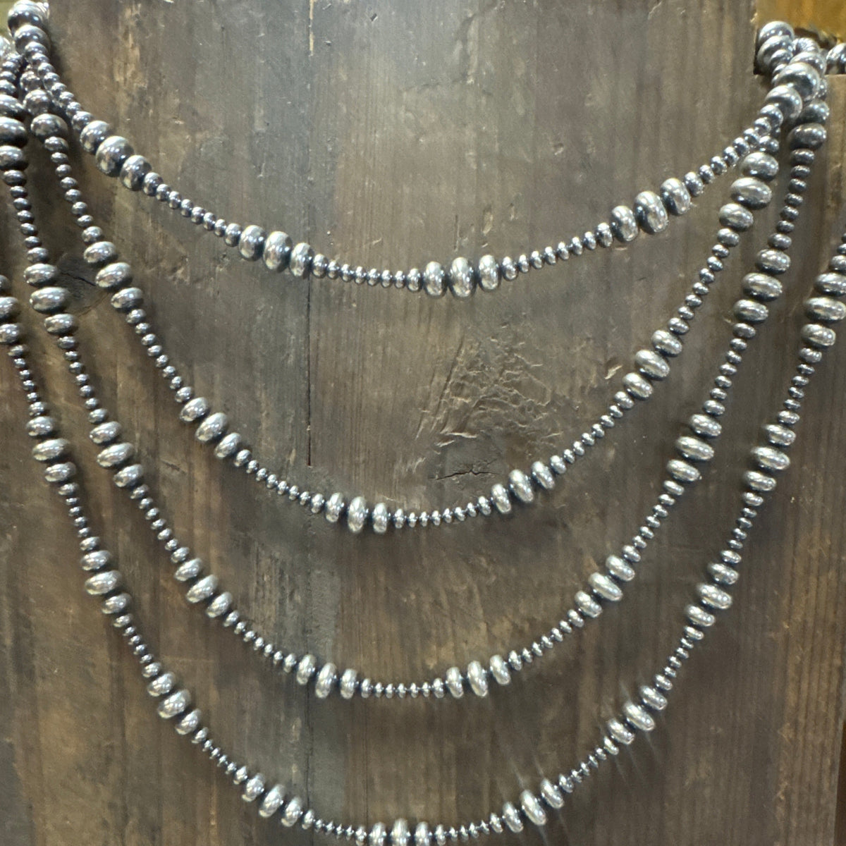 silvernavajopearlpatternnecklace