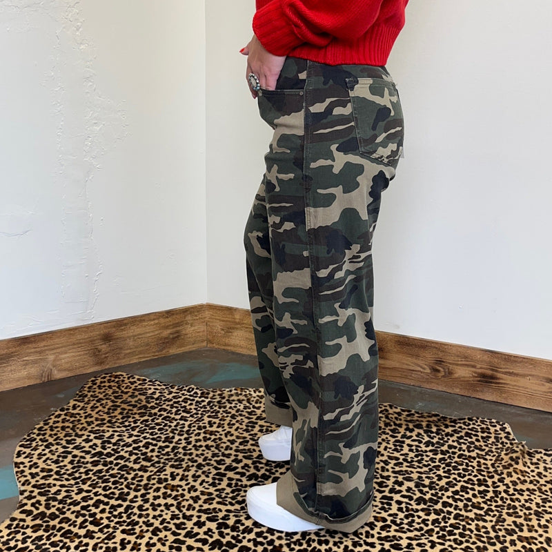camo_wide_pants