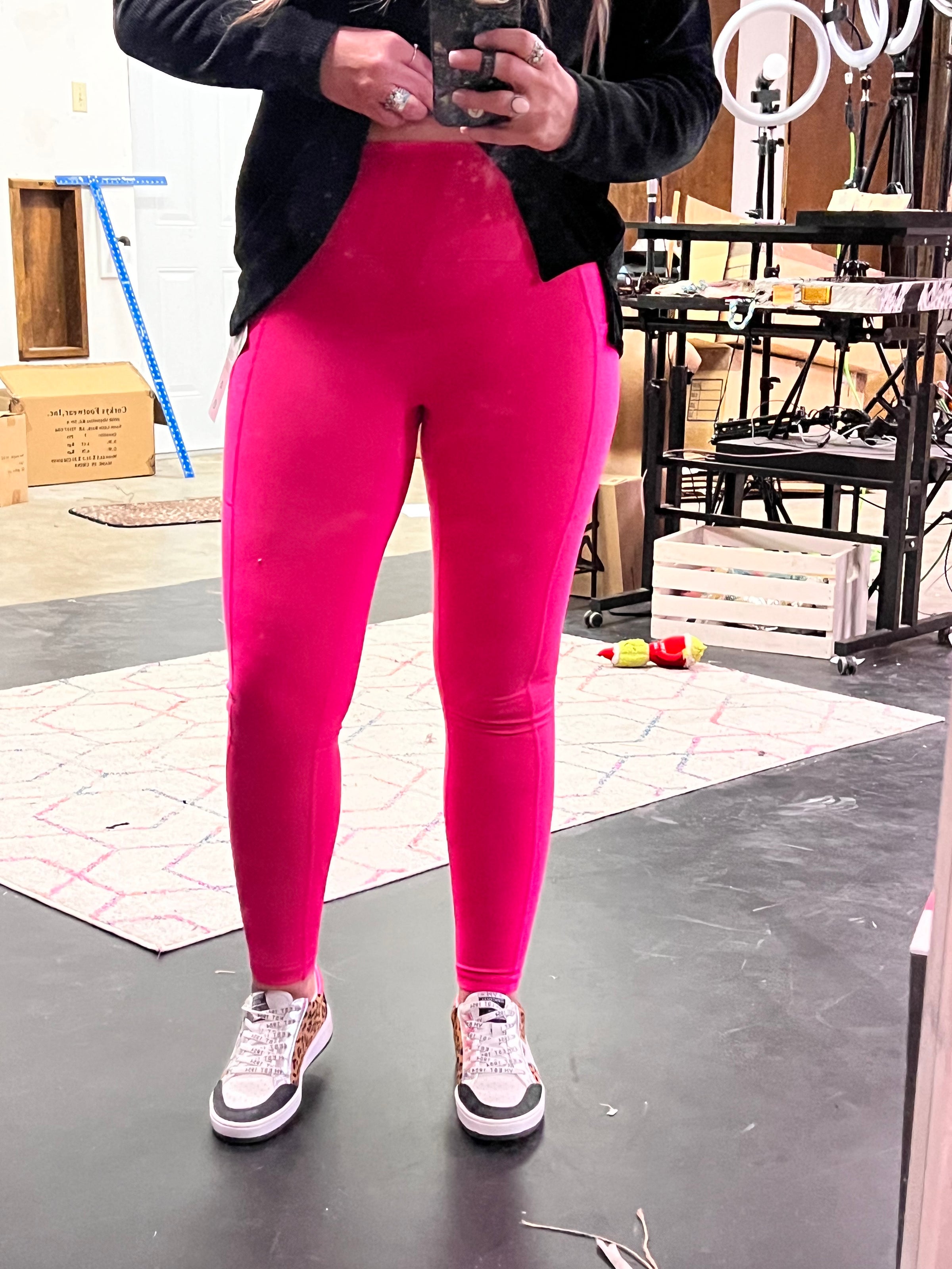 Hot Pink Mono B Leggings w/Pockets – Country Lace Boutique
