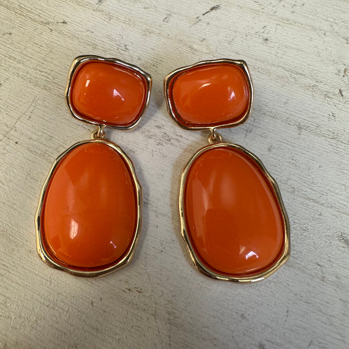 Pair of orange earrings with gold 