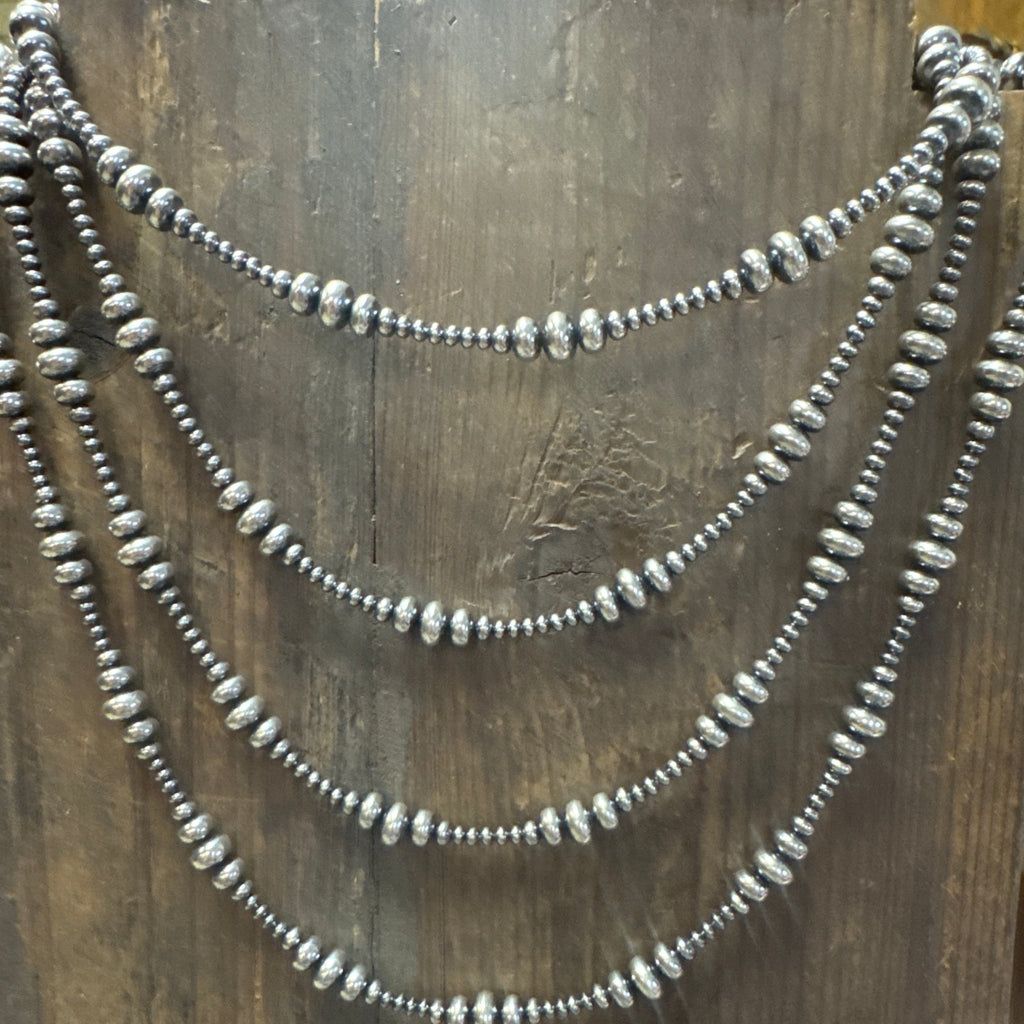 silvernavajopearlpatternnecklace