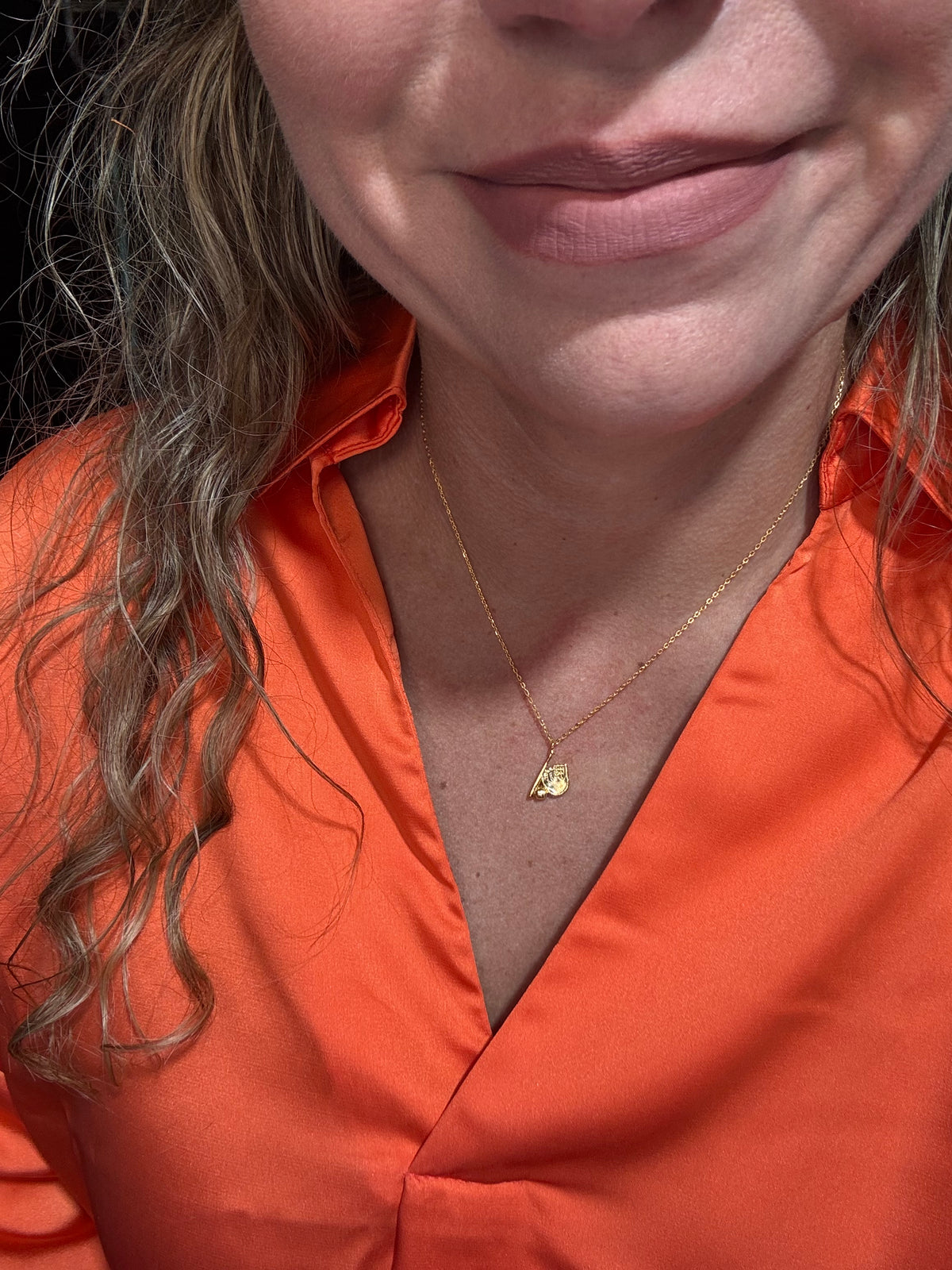 goldbaseballglovenecklace
