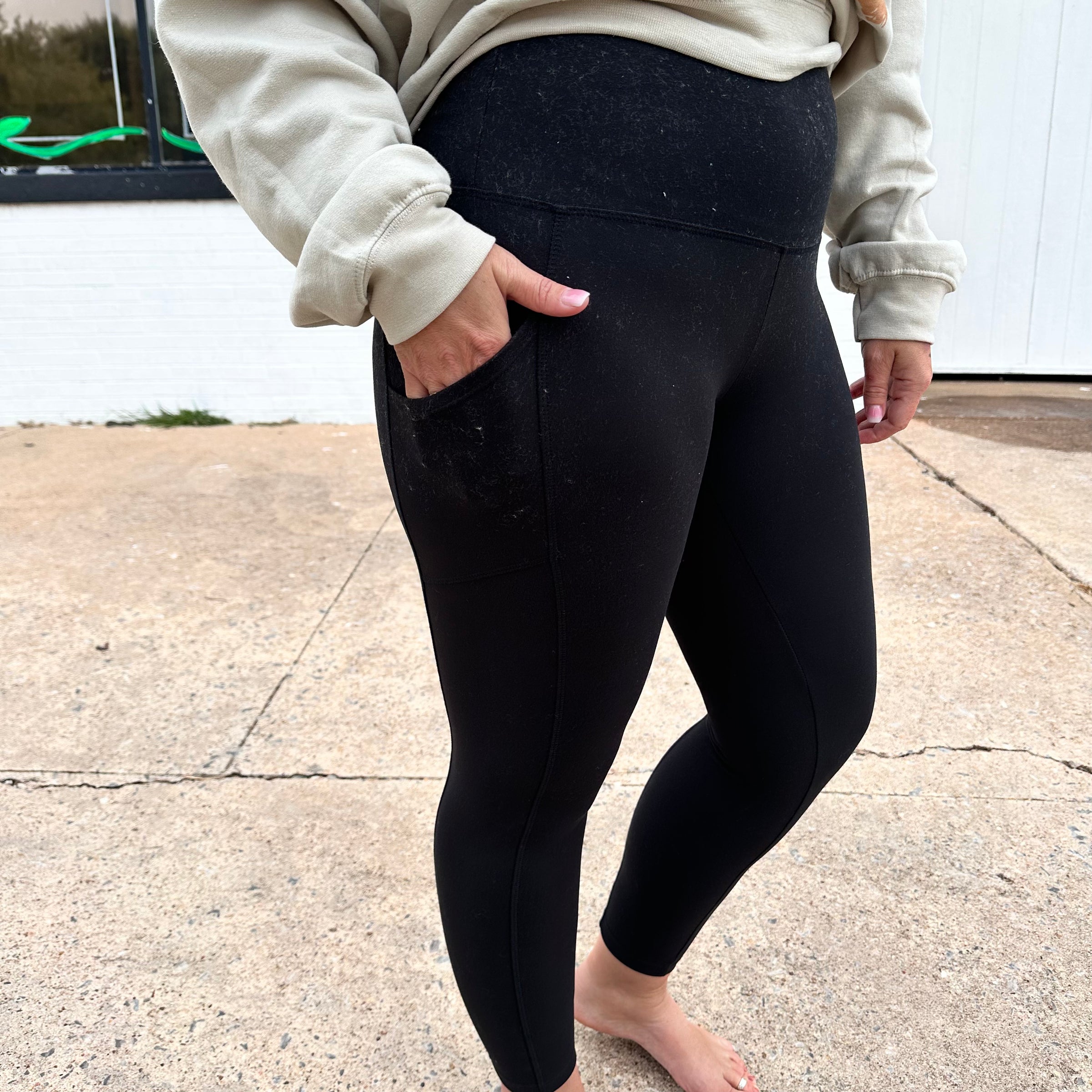 Black leggings with POCKETS – Country Lace Boutique