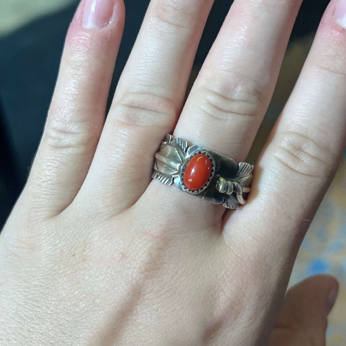 Feather Detailed Band with Red Stone Sterling Silver Ring