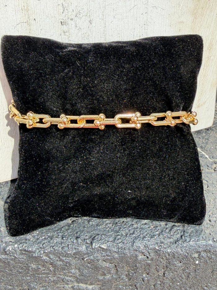 8 Inch Dainty Gold Stirrup Fashion Bracelet - Country Lace Boutique
