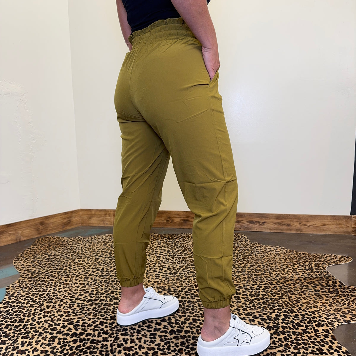 olive green jogger pants 