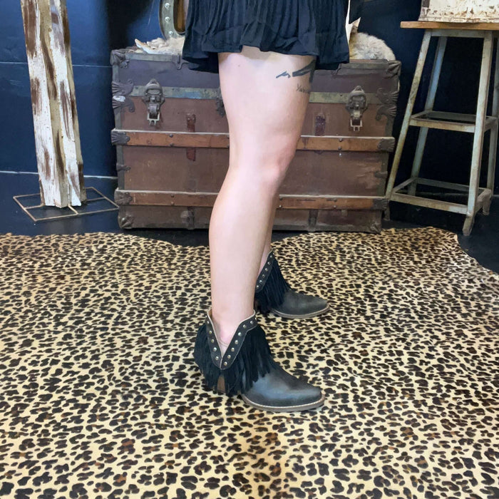 FINE N' DANDY Black LEATHER Dingo BOOTIE size 8