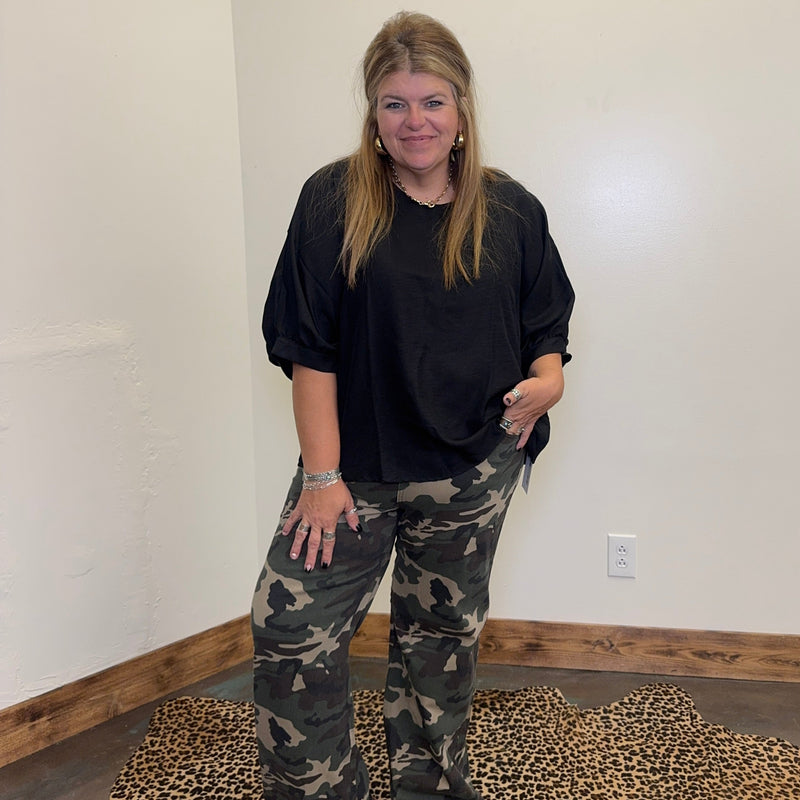 black plus size shirt camo pants