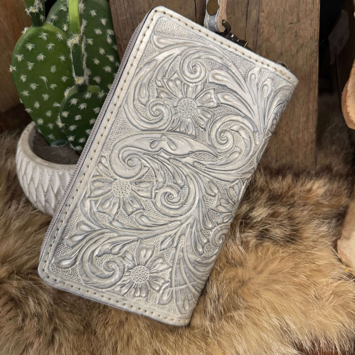 Silver Tooled Zipper wallet with Wrislet