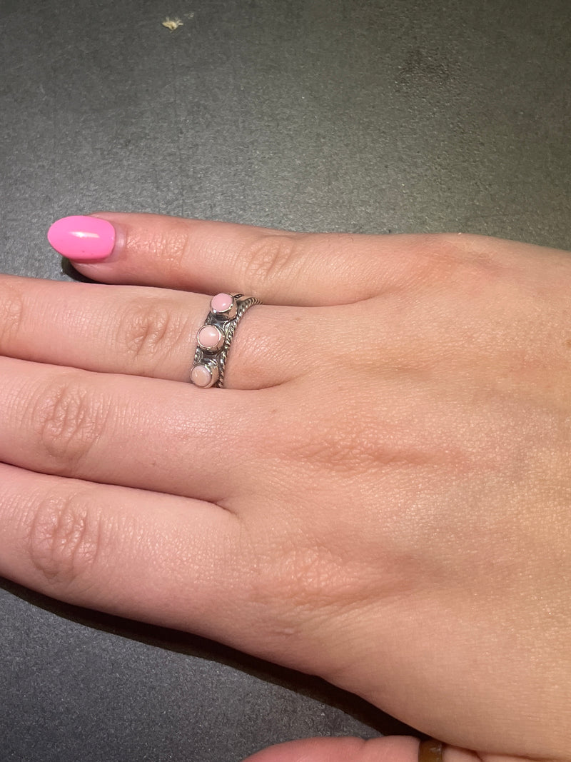 3 Stone Pink Conch Detail Band Sterling Silver Ring