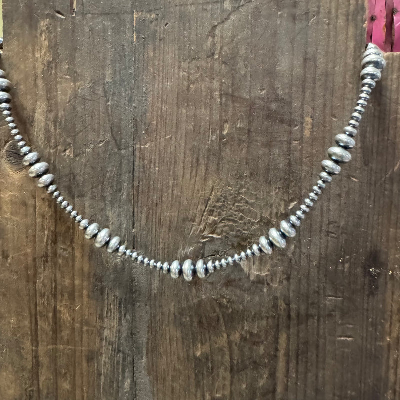 silvernavajopearlpatternnecklace