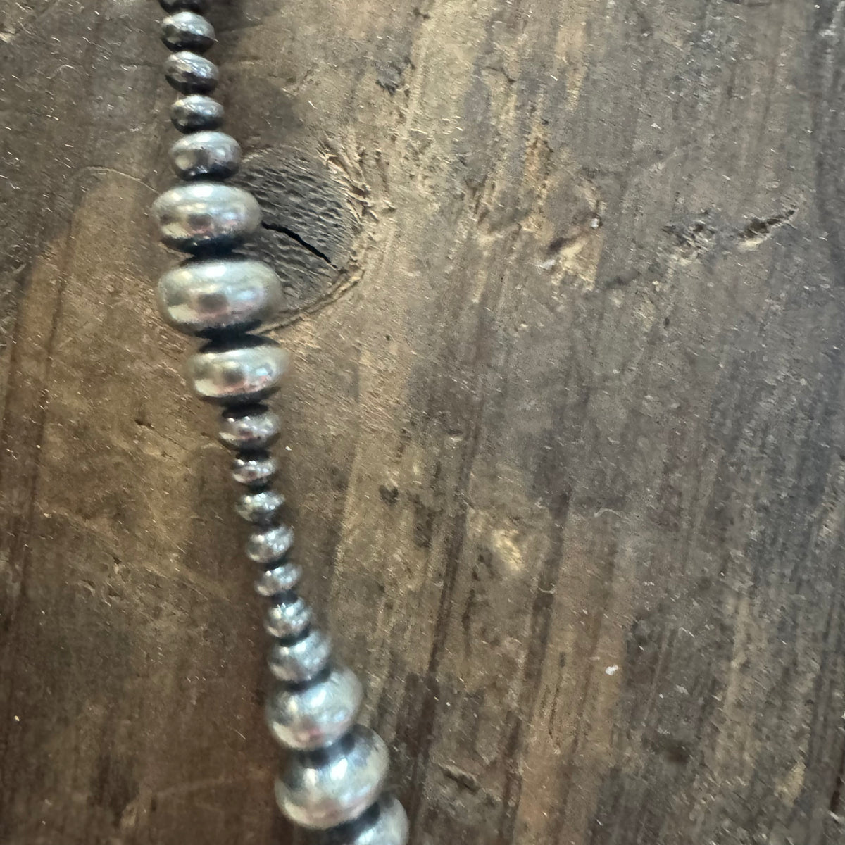 silvernavajopearlpatternnecklace
