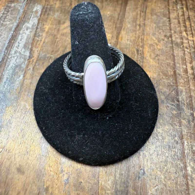 Pink Conch Skinny Oval with Braided Band Sterling Silver Ring / 9.5