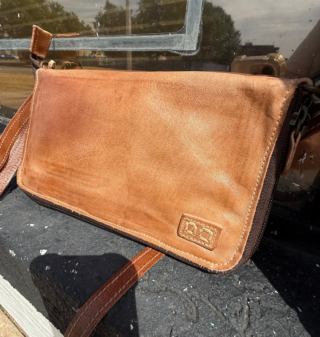 Bedstu Templeton Rustic Tan Adjustable Strap Crossbody Purse - Country Lace Boutique