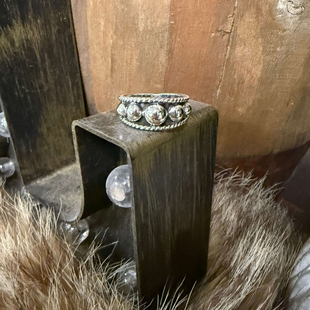 Graduated Braided Ball Genuine Ring
