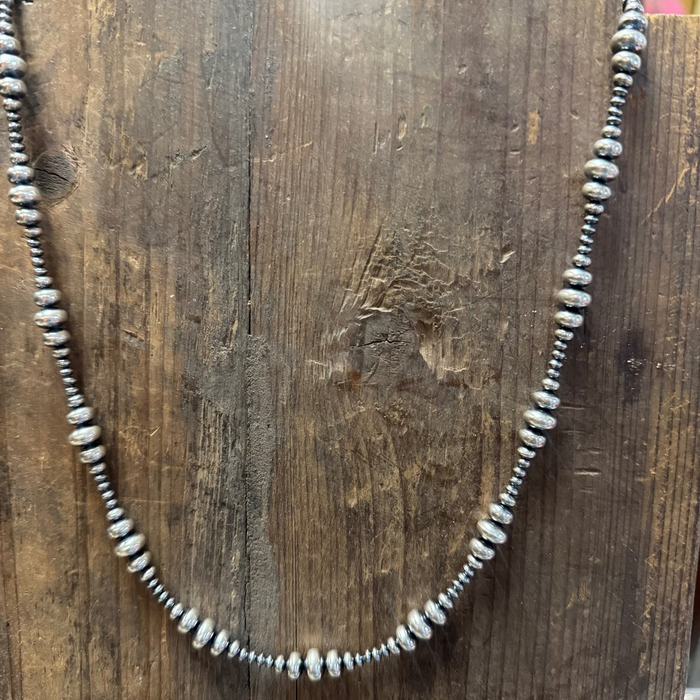 silvernavajopearlpatternnecklace