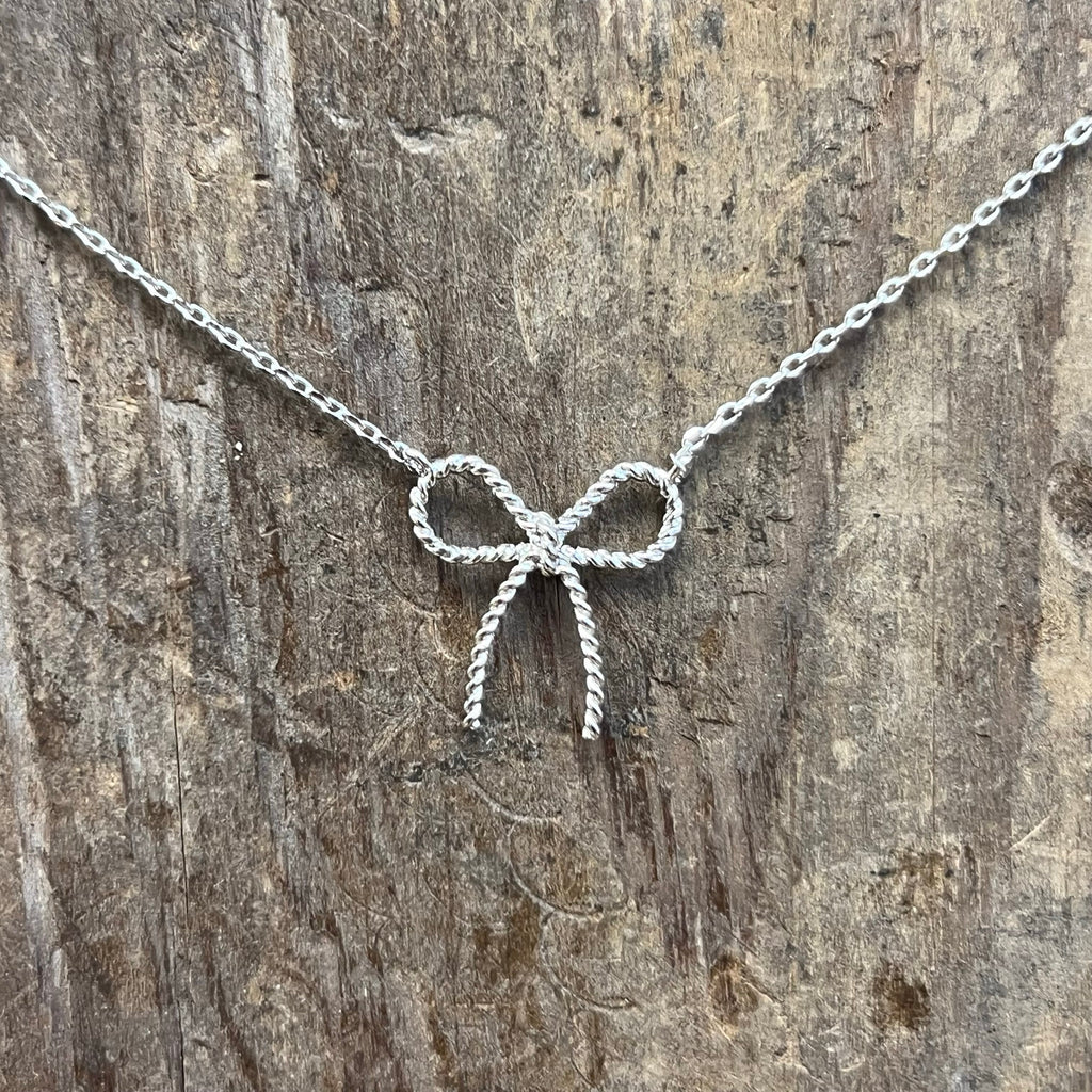 Silverdaintybownecklace