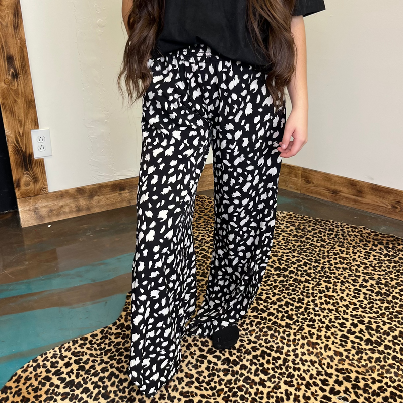  black and white patterned pants 