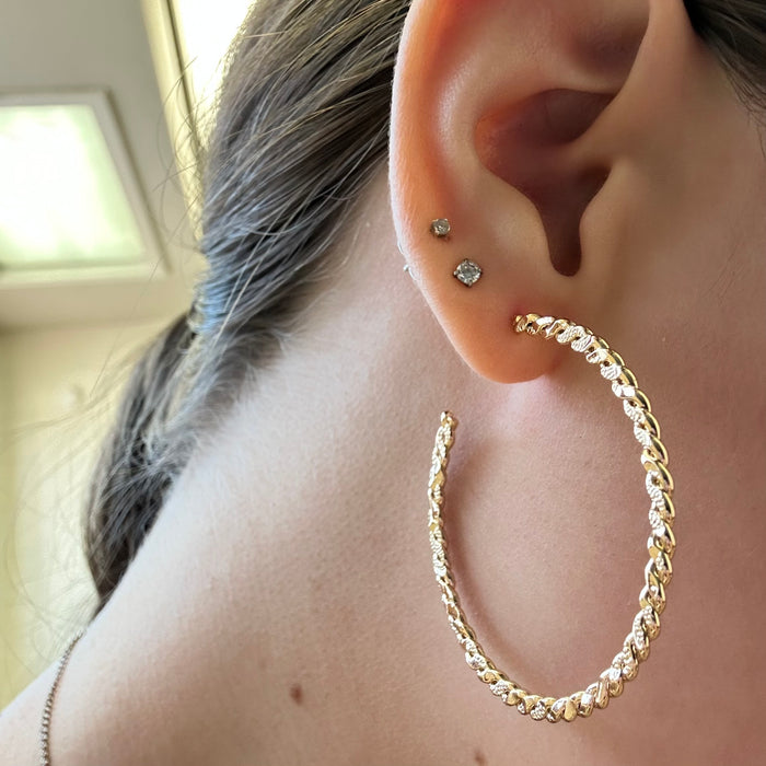 gold hoop earrings 