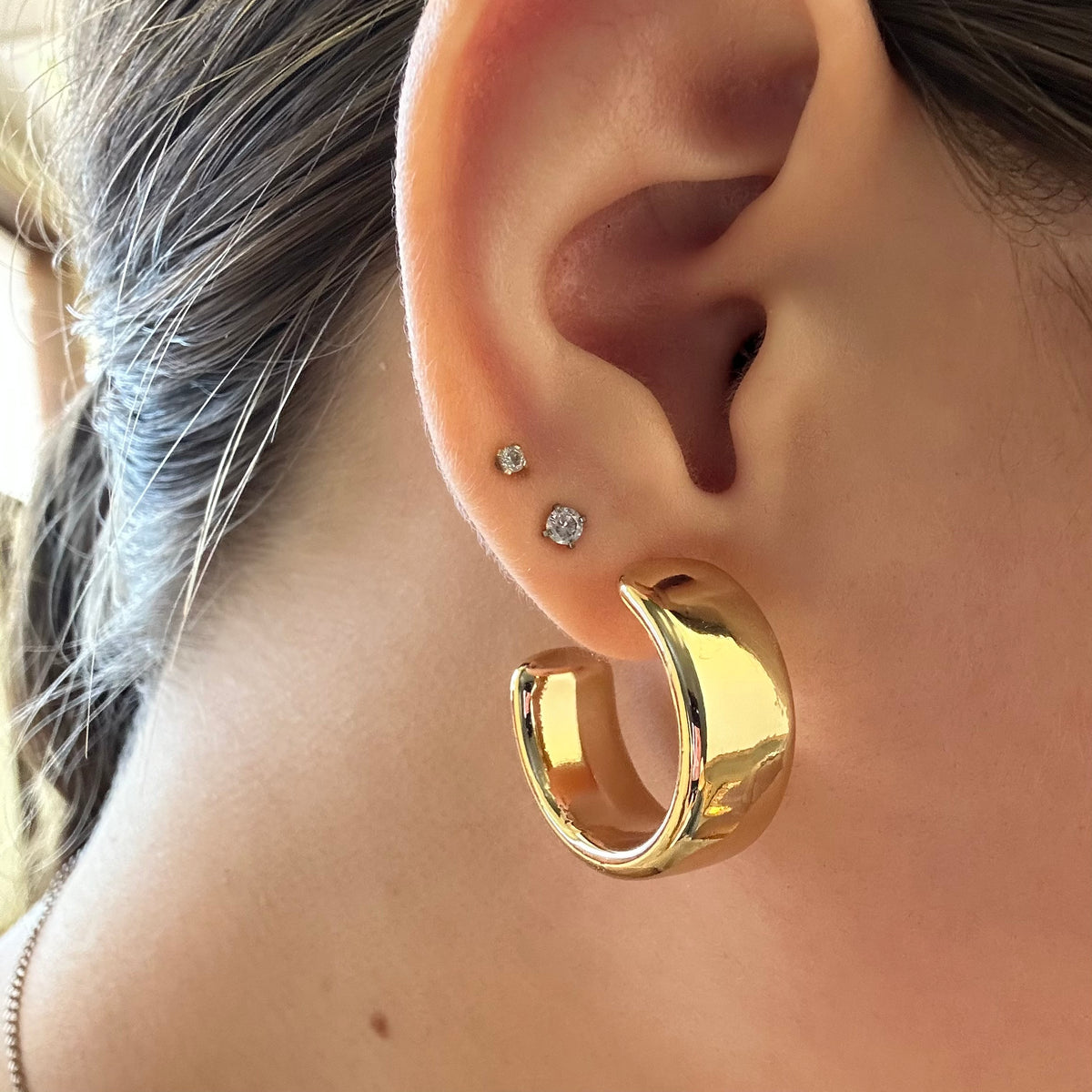 Gold hoop earring 
