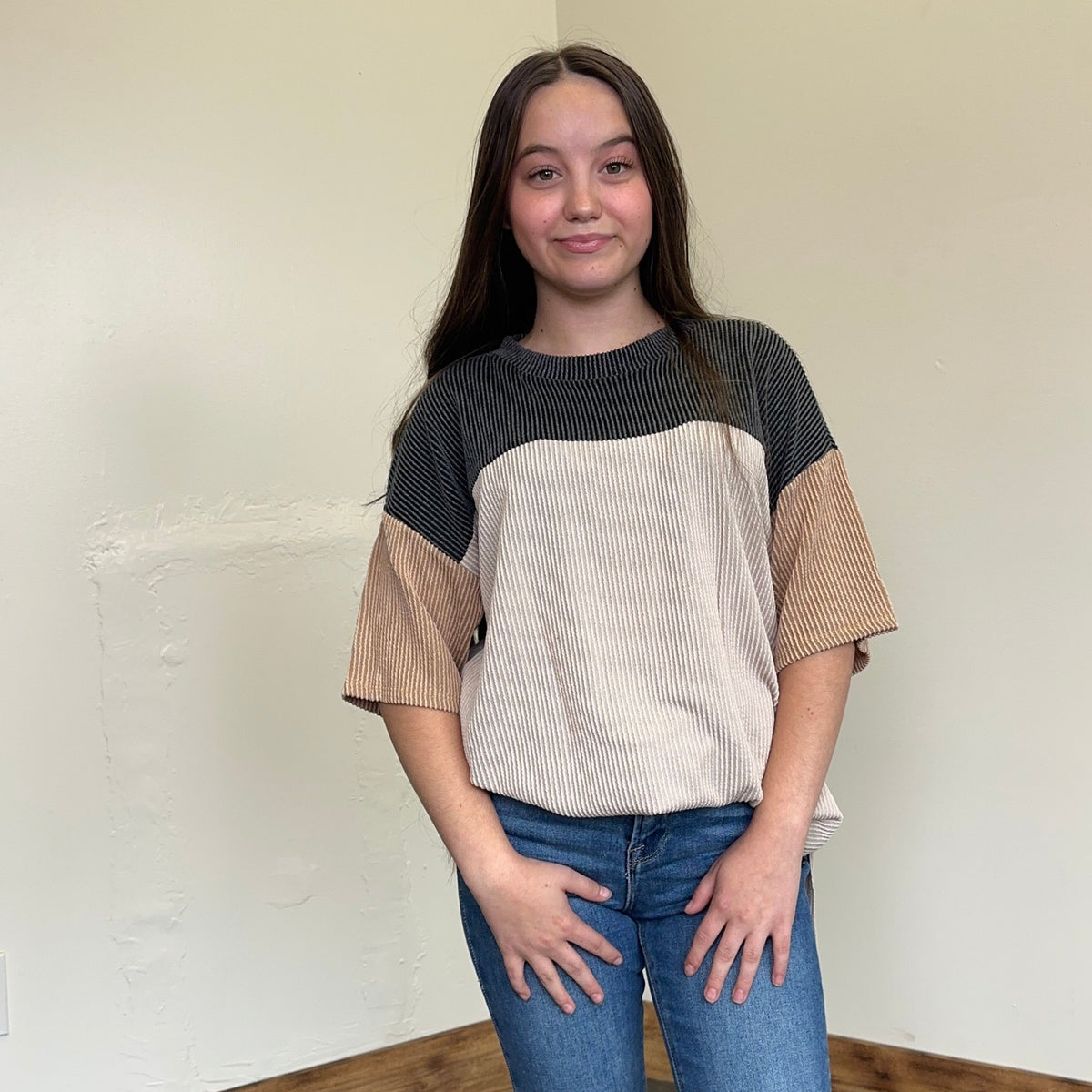 greytanribbedshortsleevetop