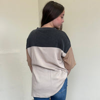 greytanribbedshortsleevetop
