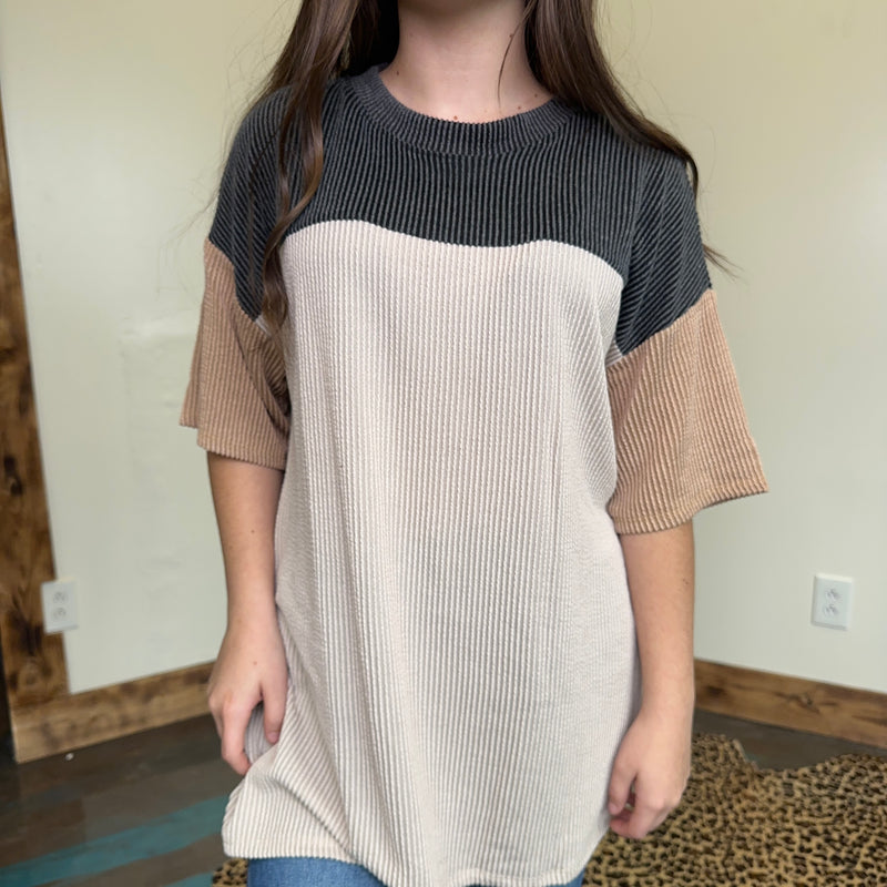 greytanribbedshortsleevetop