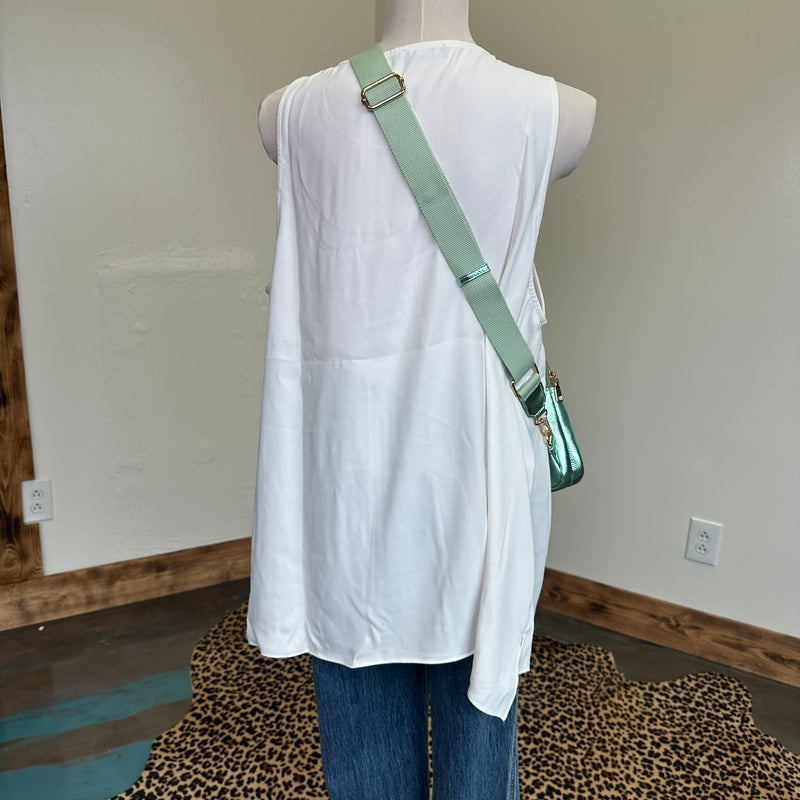 whiteplussizesleevelesstop