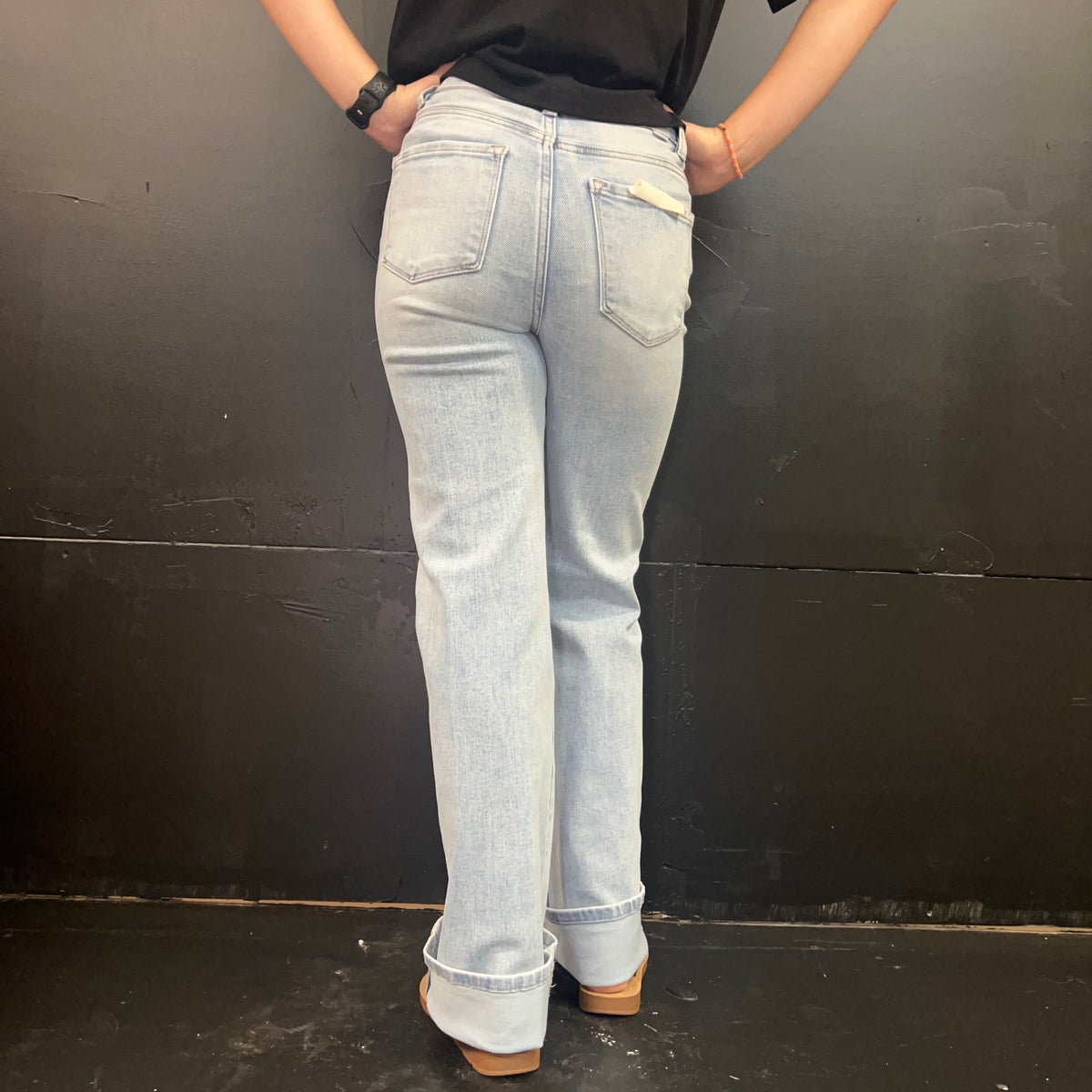 Light Wash High Rise Wide Leg 90's Risen Jeans1