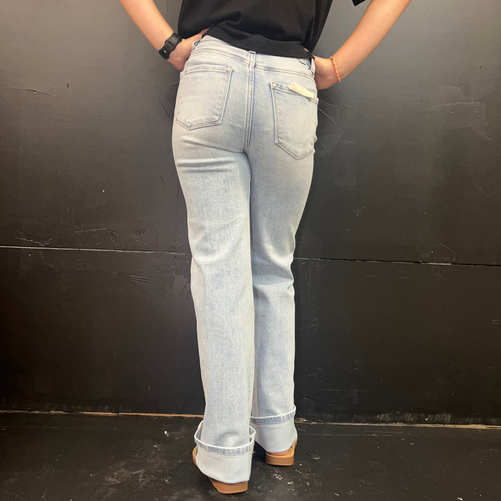 Light Wash High Rise Wide Leg 90's Risen Jeans1