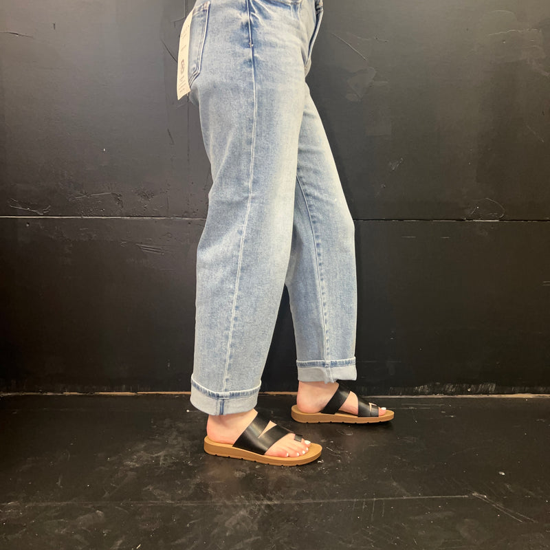 Light Wash Mid Rise Ankle Boyfriend Turn Cuffed Risen Jeans2