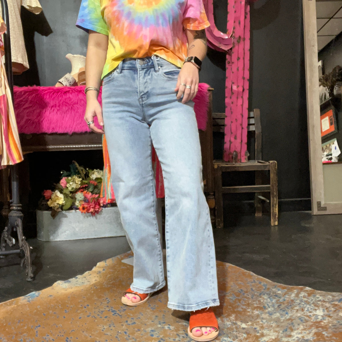Light Wash Risen Crop Tummy Control Jeans6