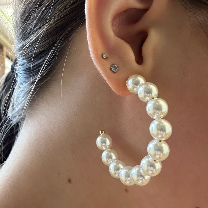 Pearl hoop earring 