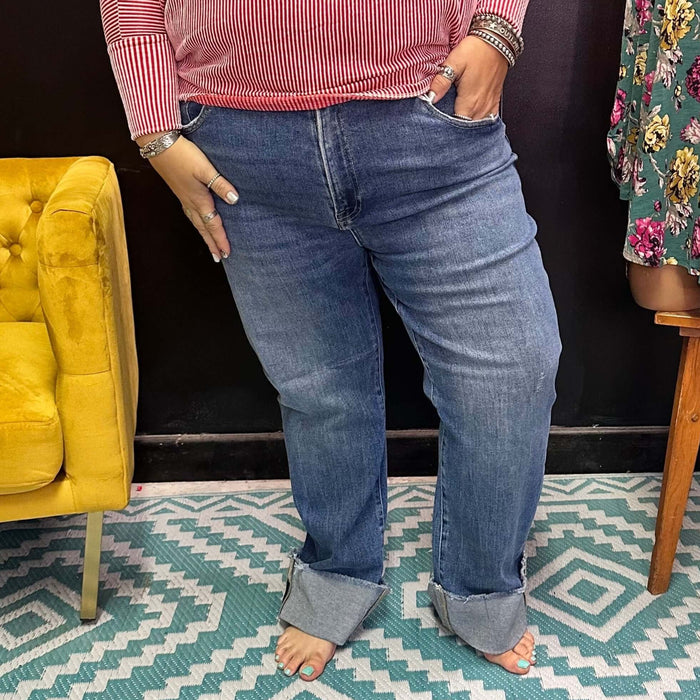 Stone Wash Straight Leg Risen Jeans1
