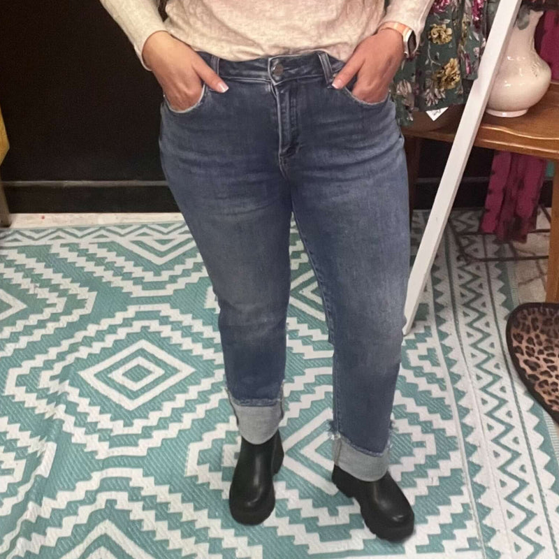 Stone Wash Straight Leg Risen Jeans3