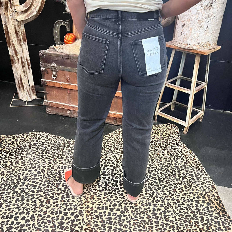 Sundaze_Last_Night_Black_WashOut_Daze_Jeans7