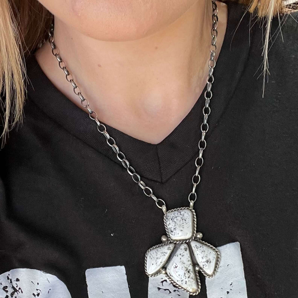 WHITEBUFALLONECKLACE8