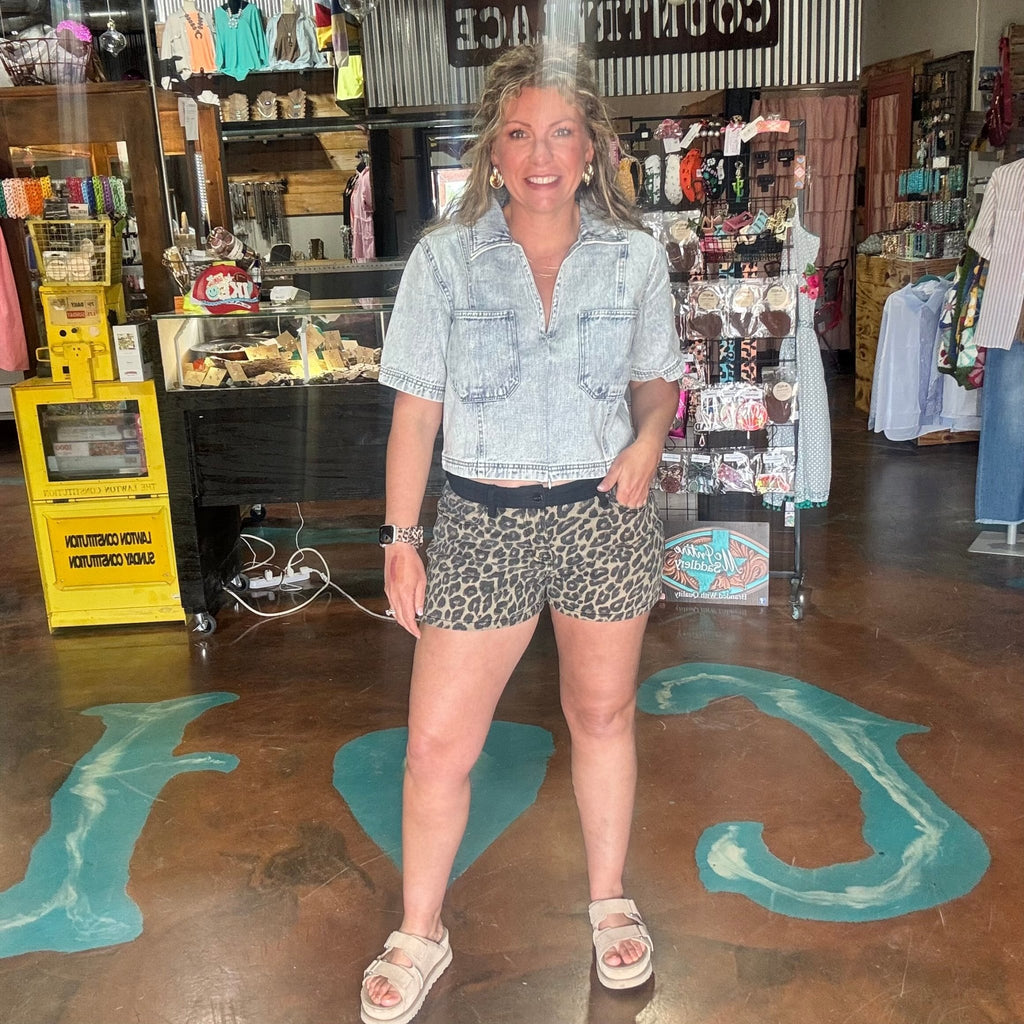 Acid Lightwash Denim crop w Zipper - Country Lace Boutique