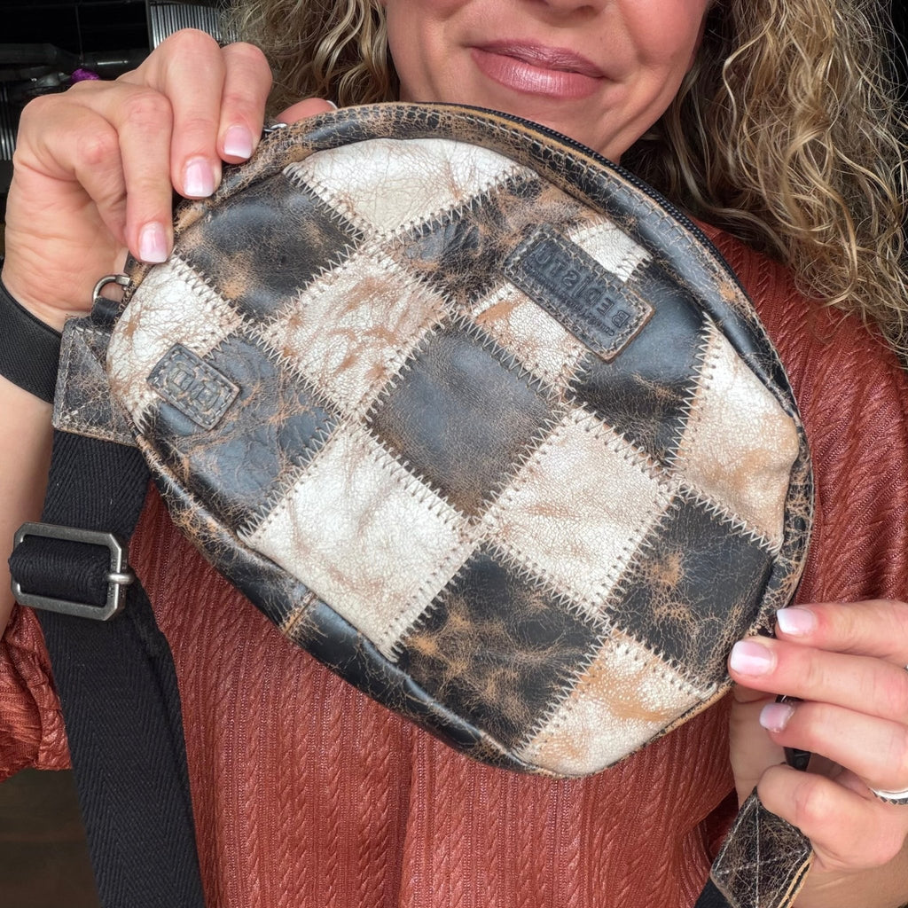 Bedstu Black Lux Checkered ABUNDANCE Adjustable Strap Crossbody Purse - Country Lace Boutique