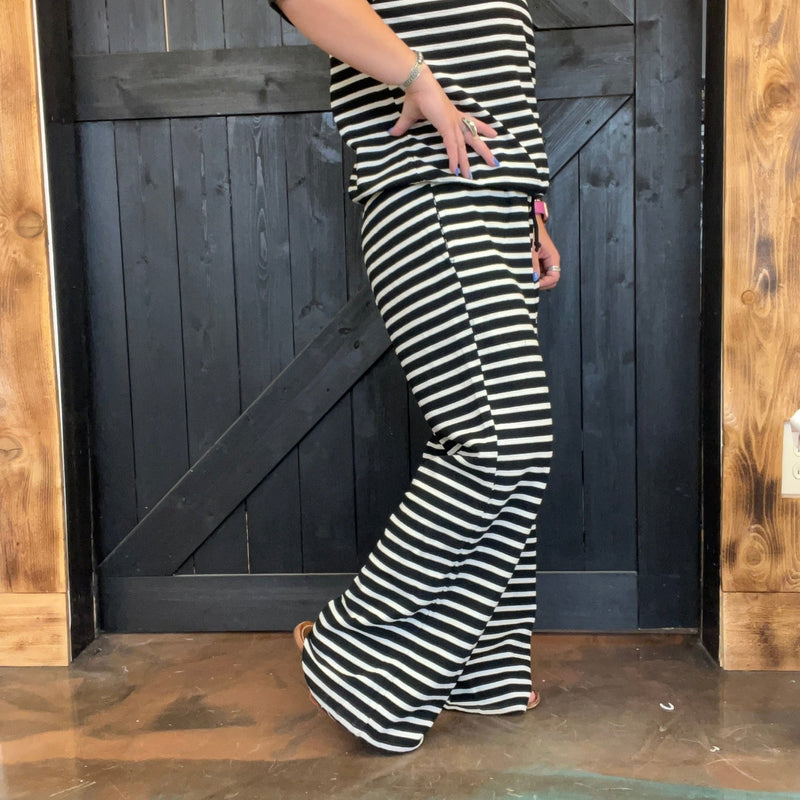 Black & White Knit Stripe with Draw String & Pocket Joggers - Country Lace Boutique