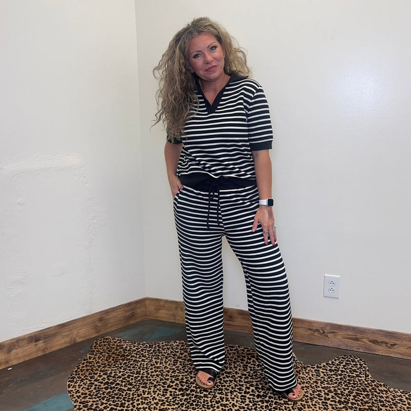 Black & White Knit Striped Short Sleeve V Neck Ribbed Shirt - Country Lace Boutique