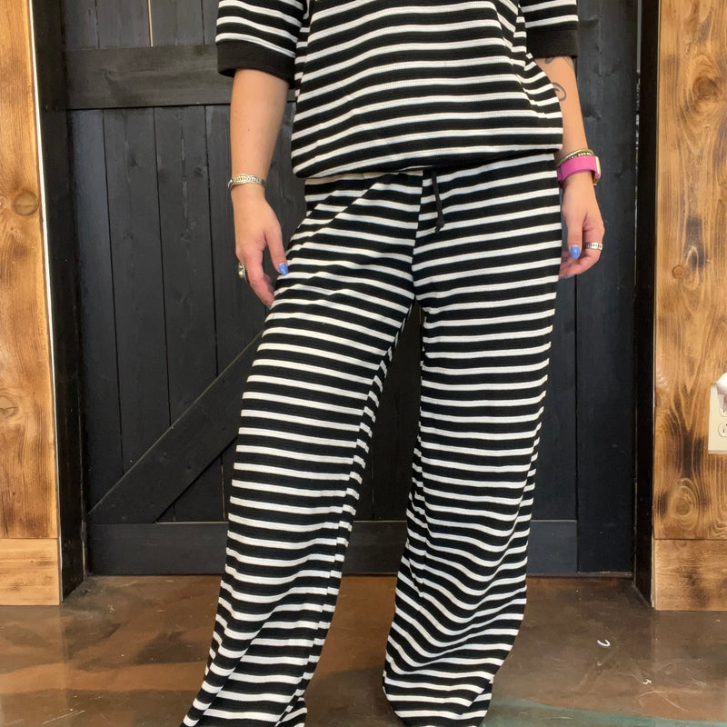 blackandwhitestripedcomfypants