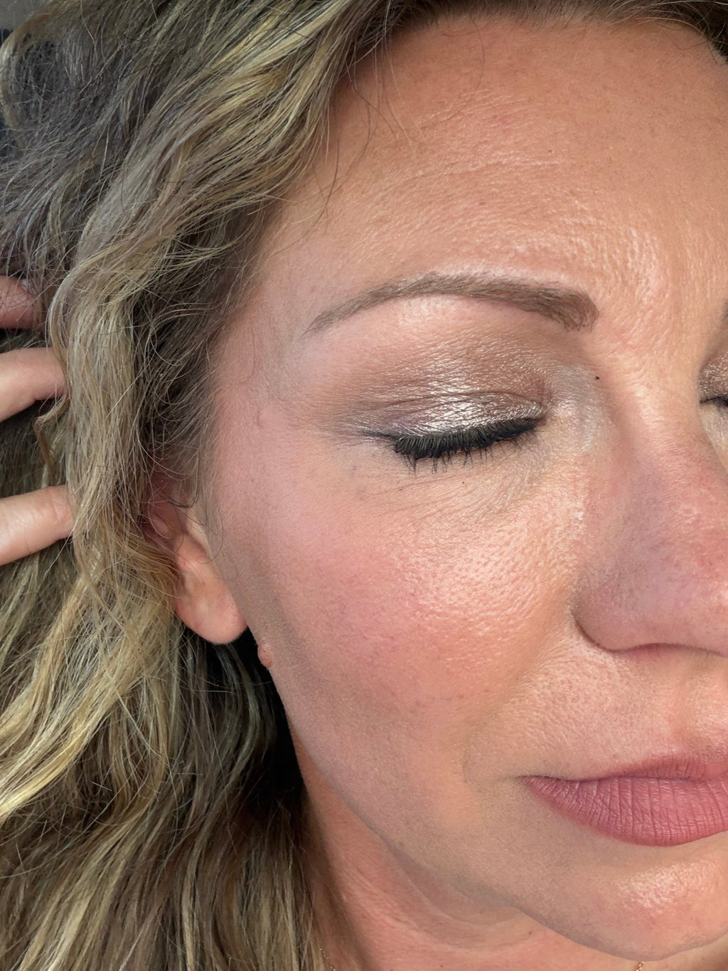 Brownstone Shimmer Shadowsense - Country Lace Boutique