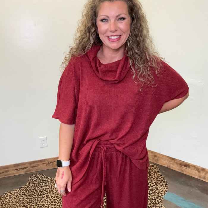 burgundycownecktopset