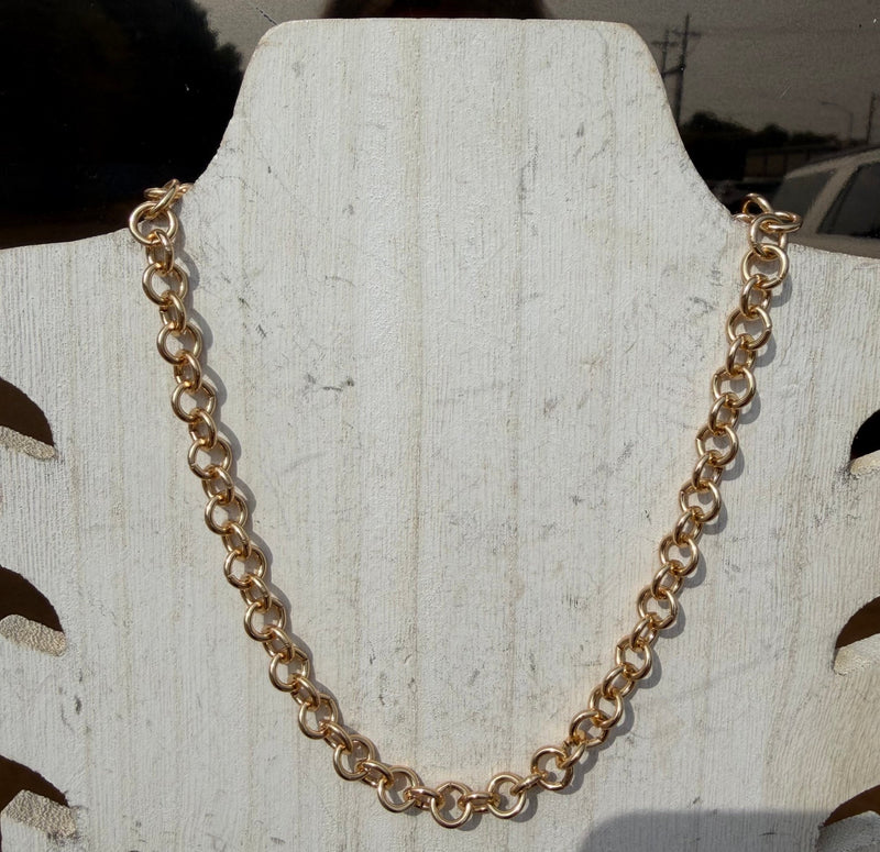 Circle Patterned Gold Fashion Necklace - Country Lace Boutique