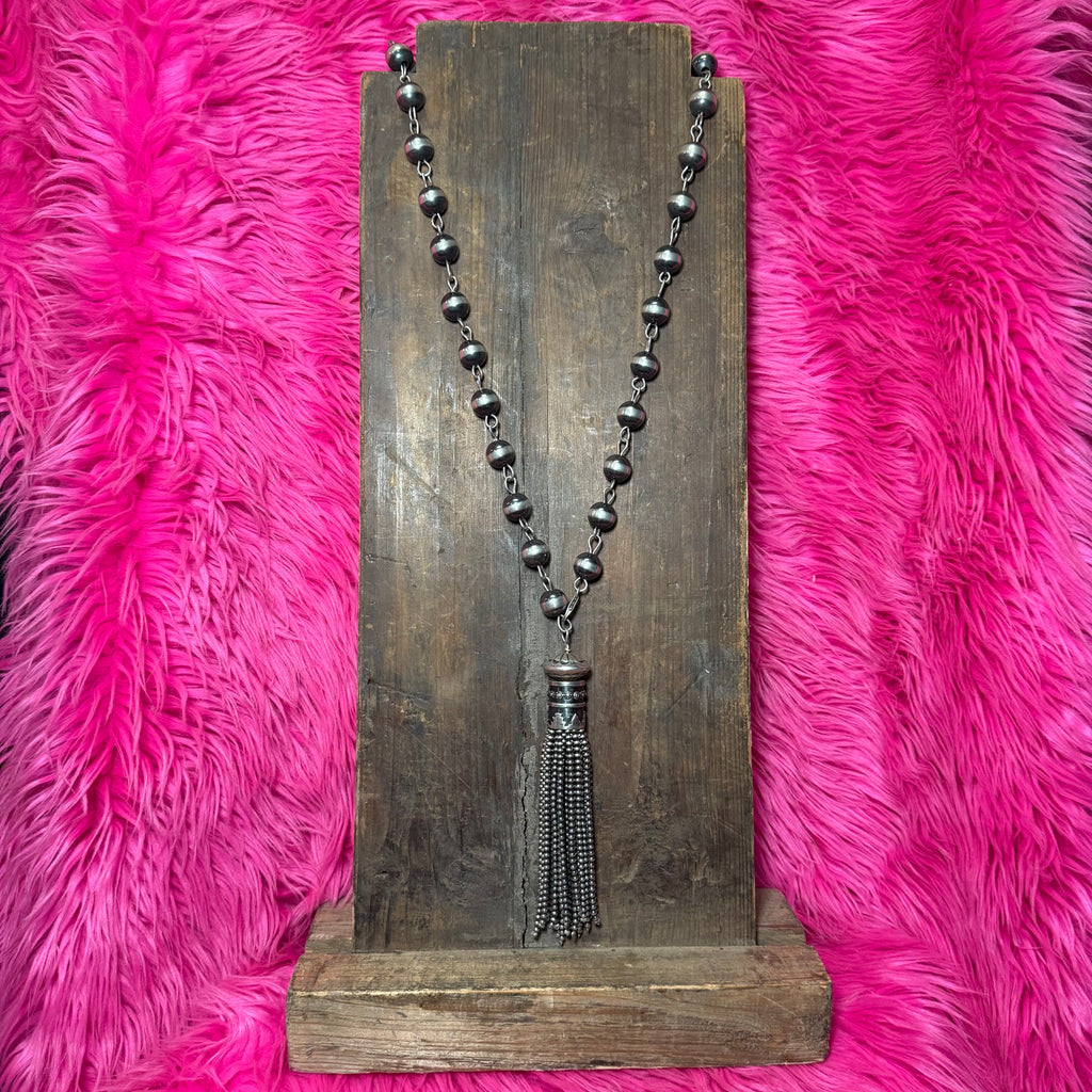 largenavajopearltasselnecklace