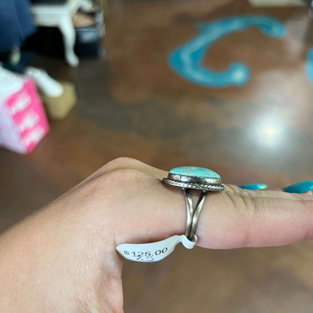 Oval with Rope Detail Turquoise Sterling Silver Ring size 7.5 - Country Lace Boutique
