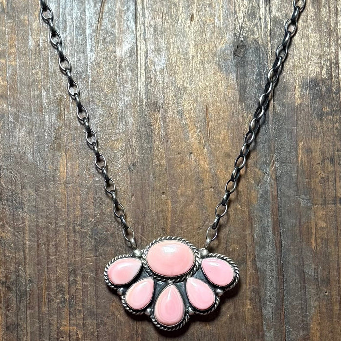 pinkconchnecklacehalfcluster